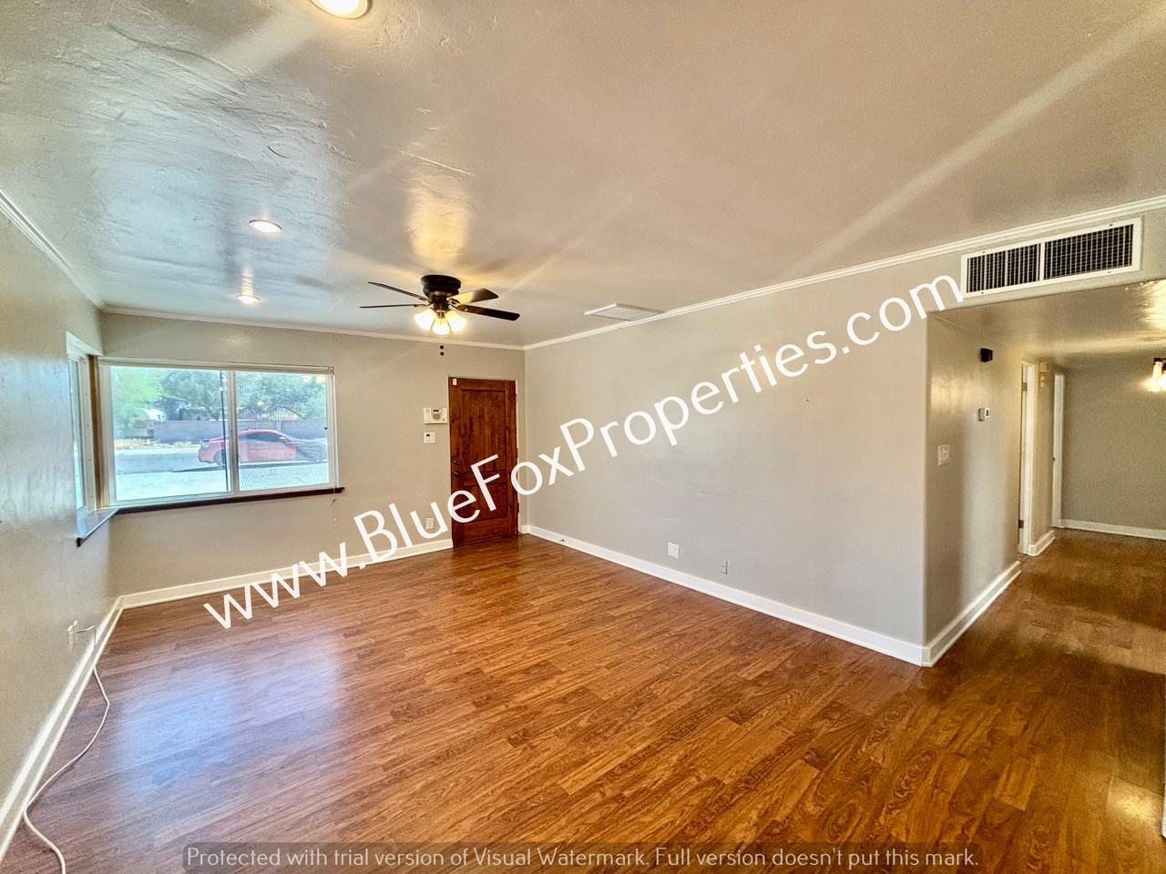 550 S Niven Ave - Photo 2 of 24