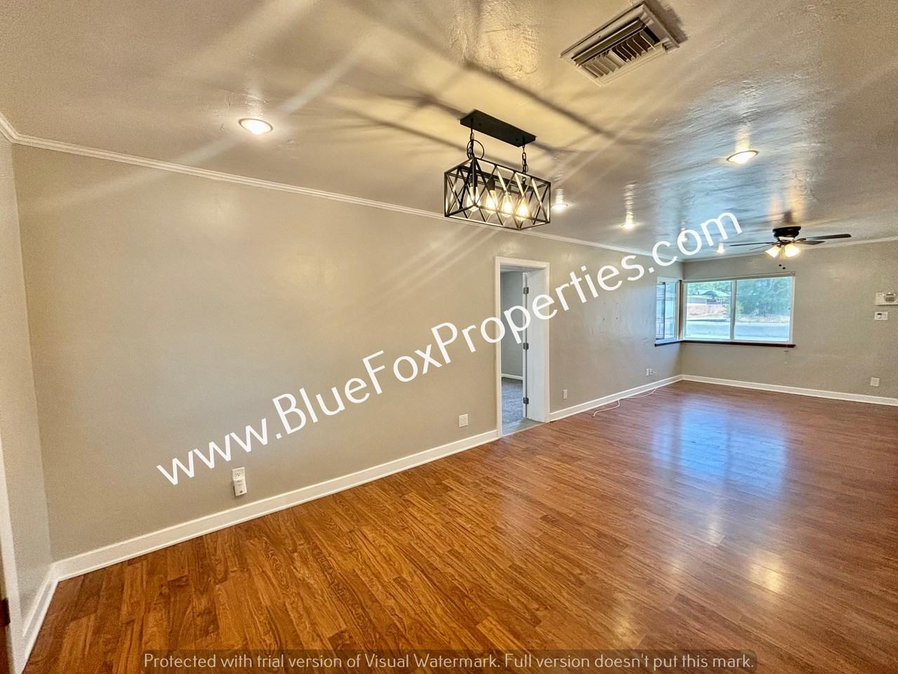 550 S Niven Ave - Photo 3 of 24