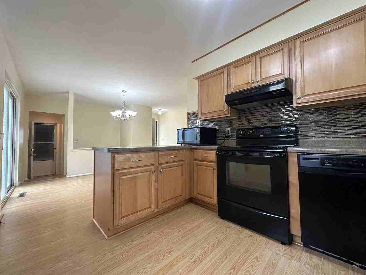 2403 Cumberland St - Photo 2 of 28