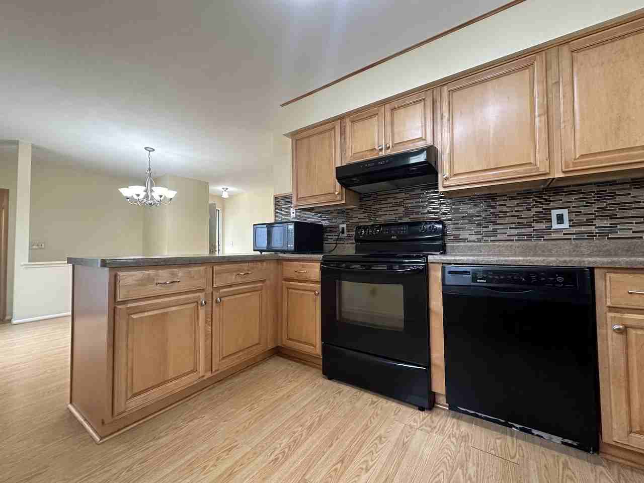 2403 Cumberland St - Photo 3 of 28