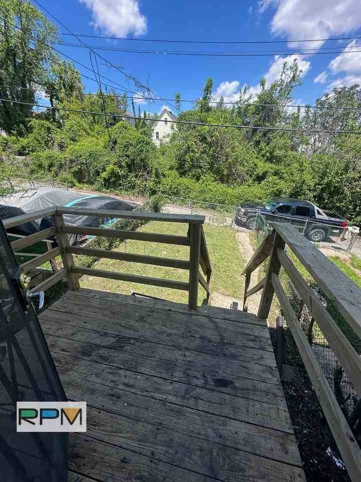 522 Chateau Ave - Photo 2 of 12