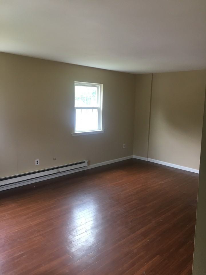 400 Anglesey Ter - Photo 2 of 13