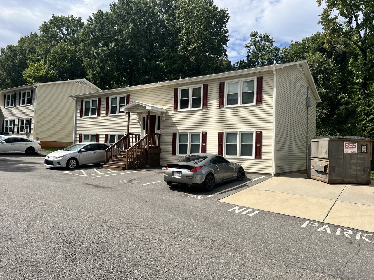 795 Cherry St - Photo 2 of 4