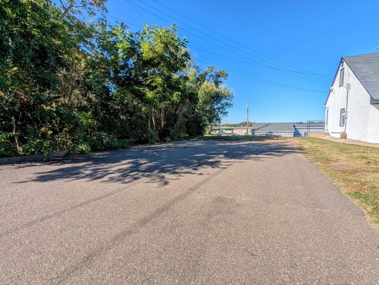 2303 Atlantic St - Photo 3 of 20