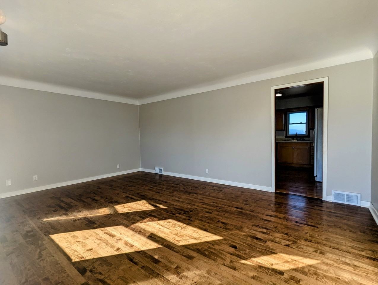 2303 Atlantic St - Photo 5 of 20