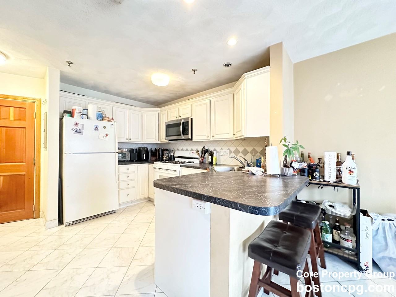 237 Hanover St #4B - Photo 6 of 17