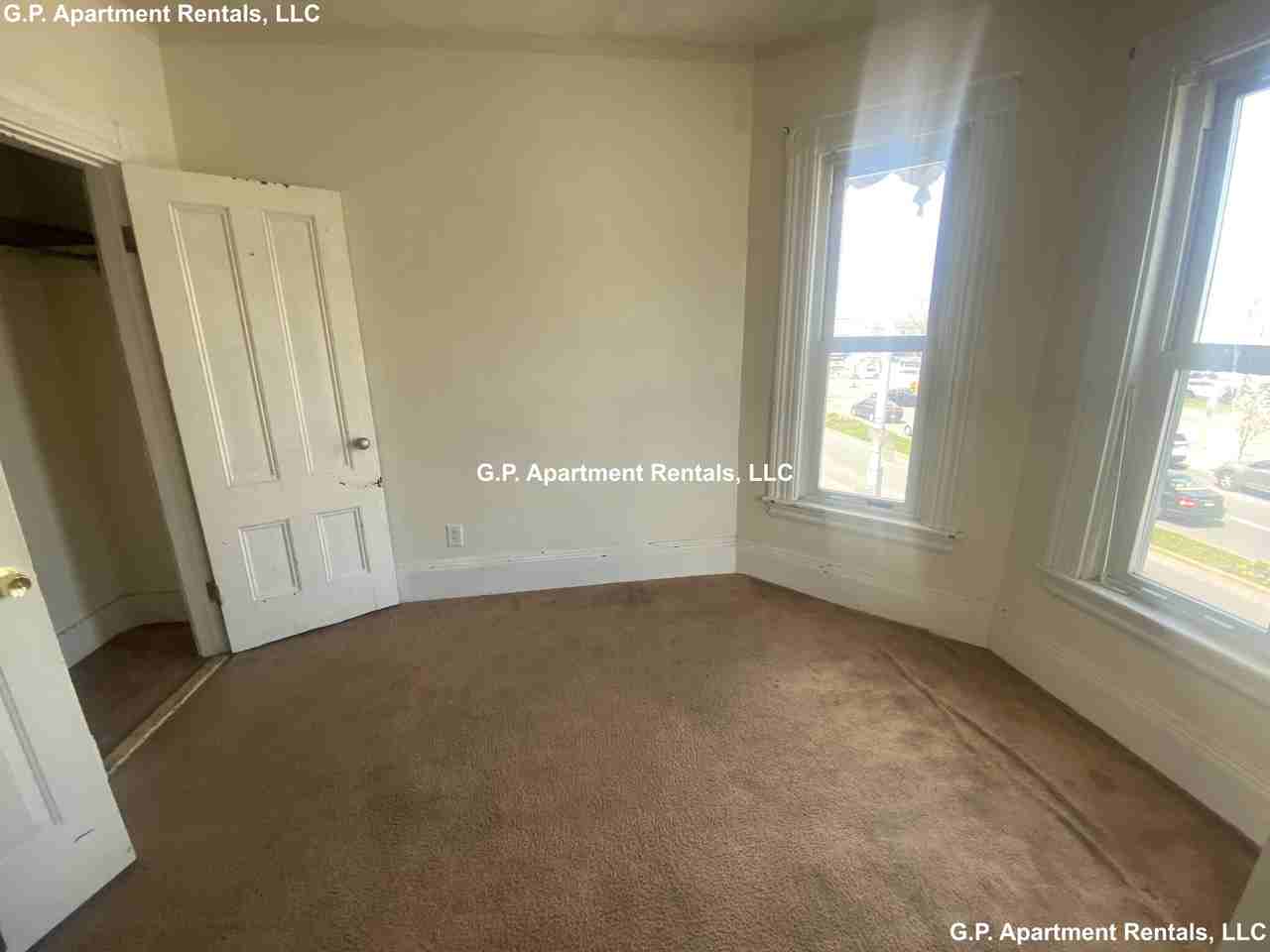 314 Ferry St #2 - Photo 3 of 6