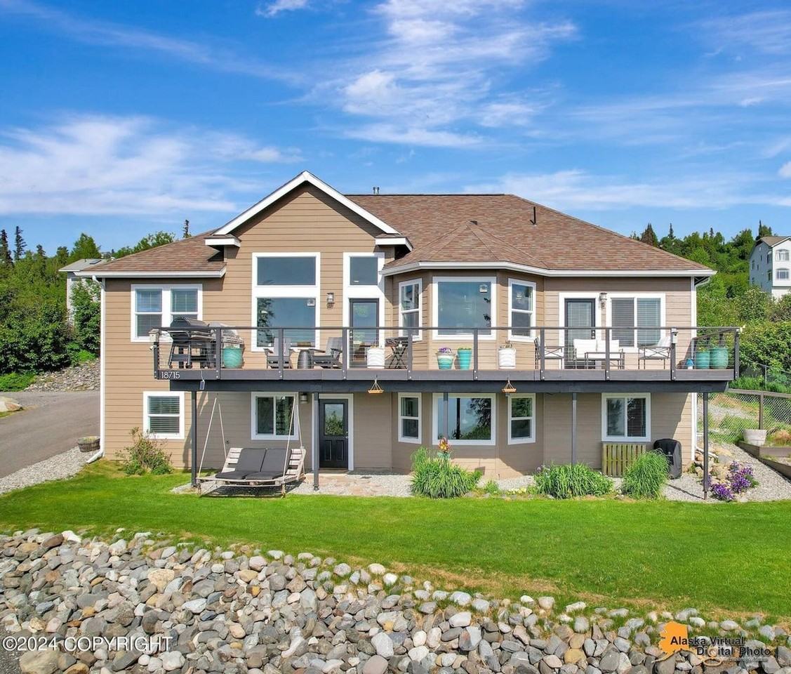 18715 Denmark Cir - Photo 3 of 50