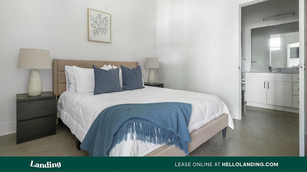 404 W 26th St - Photo 2 of 50