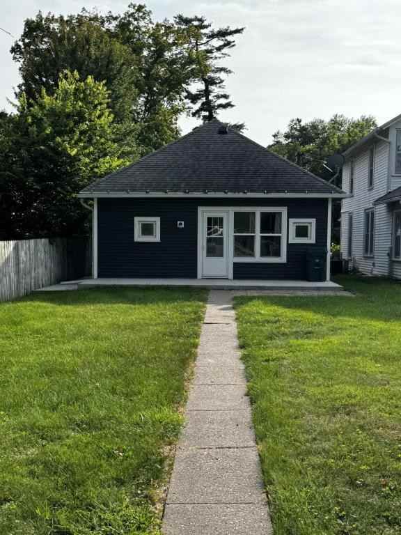 129 Roscoe Avenue - Photo 2 of 3