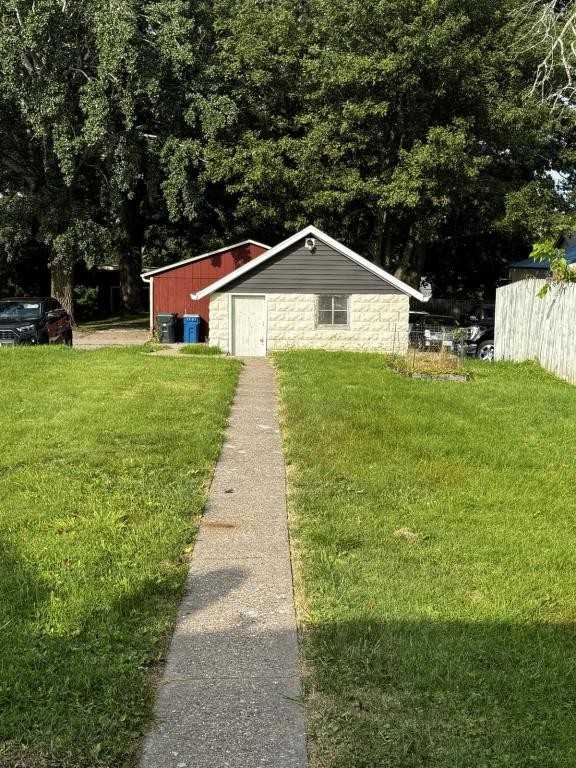 129 Roscoe Avenue - Photo 3 of 3