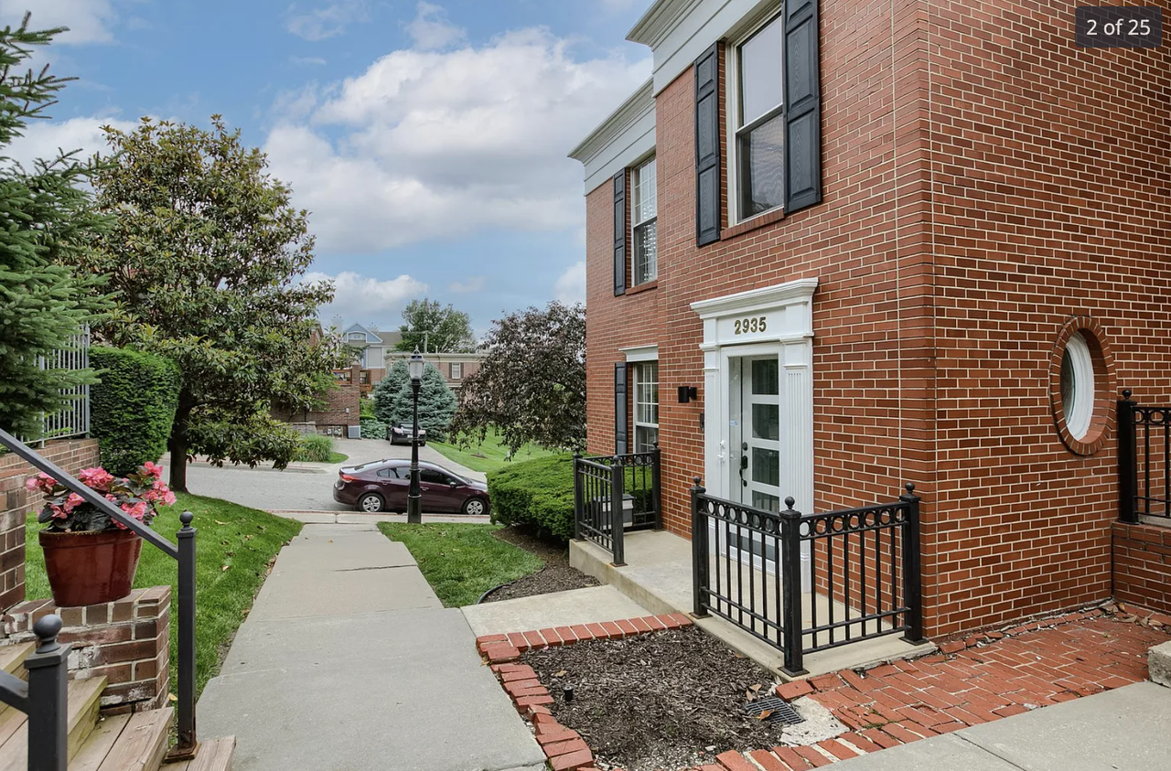 2935 Grand Avenue - Photo 2 of 26