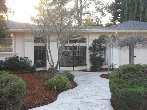 225 Tamarisk Dr - Photo 2 of 16