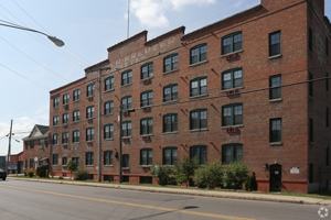featured image of 617 Hiawatha Blvd E