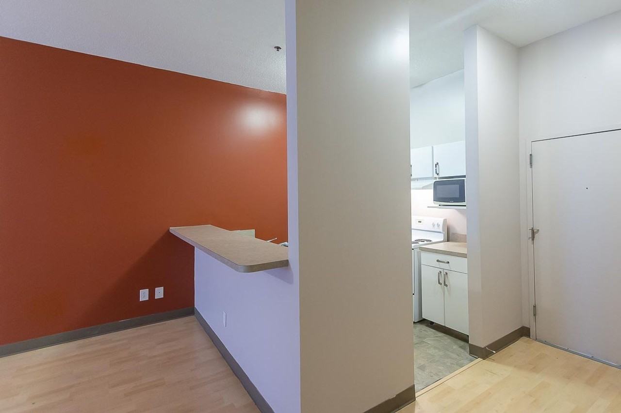 Tenth & College Apartments - Photo 6 of 50