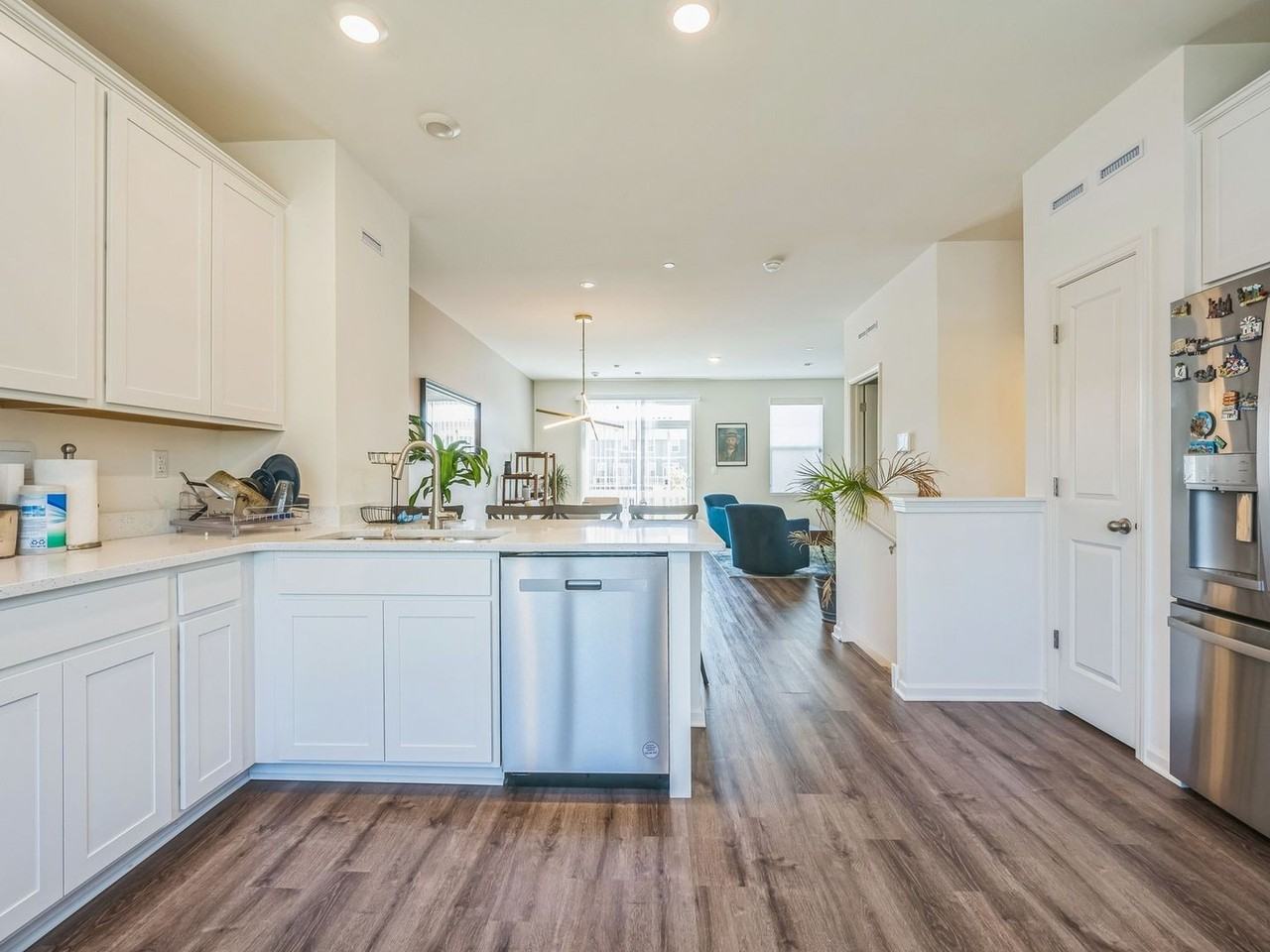 2025 Sequoia Ave - Photo 2 of 32