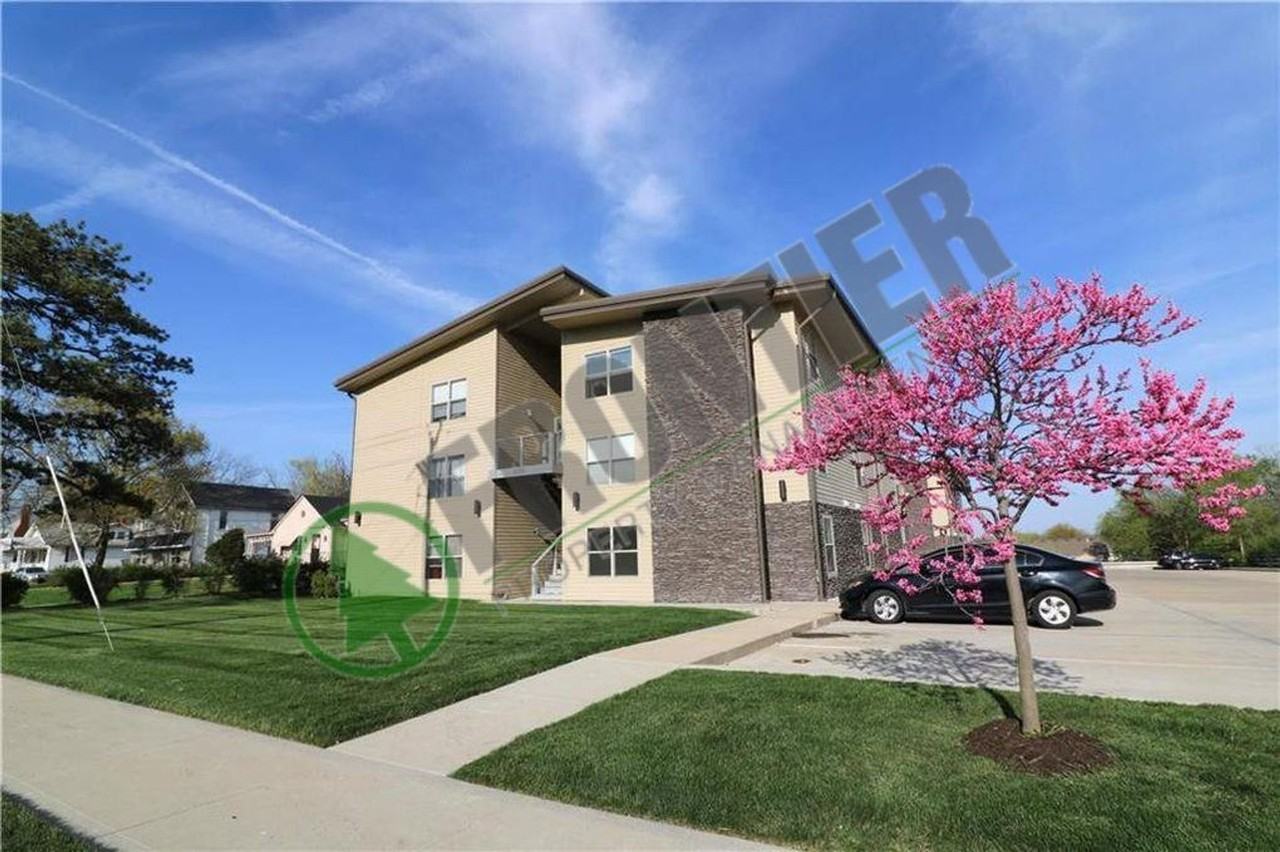 825 S Maguire St. - Photo 2 of 3