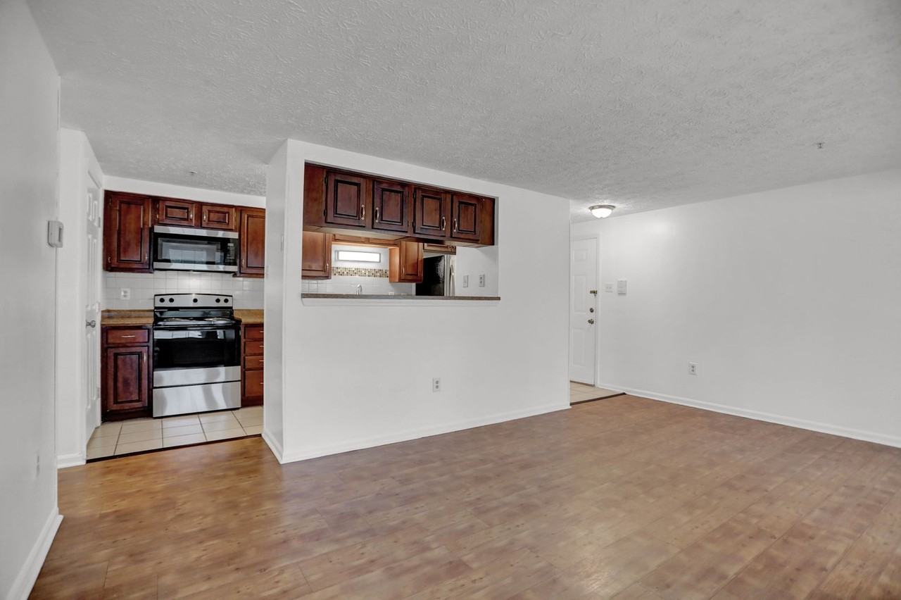 904 Swallow Crest Court #A - Photo 5 of 35