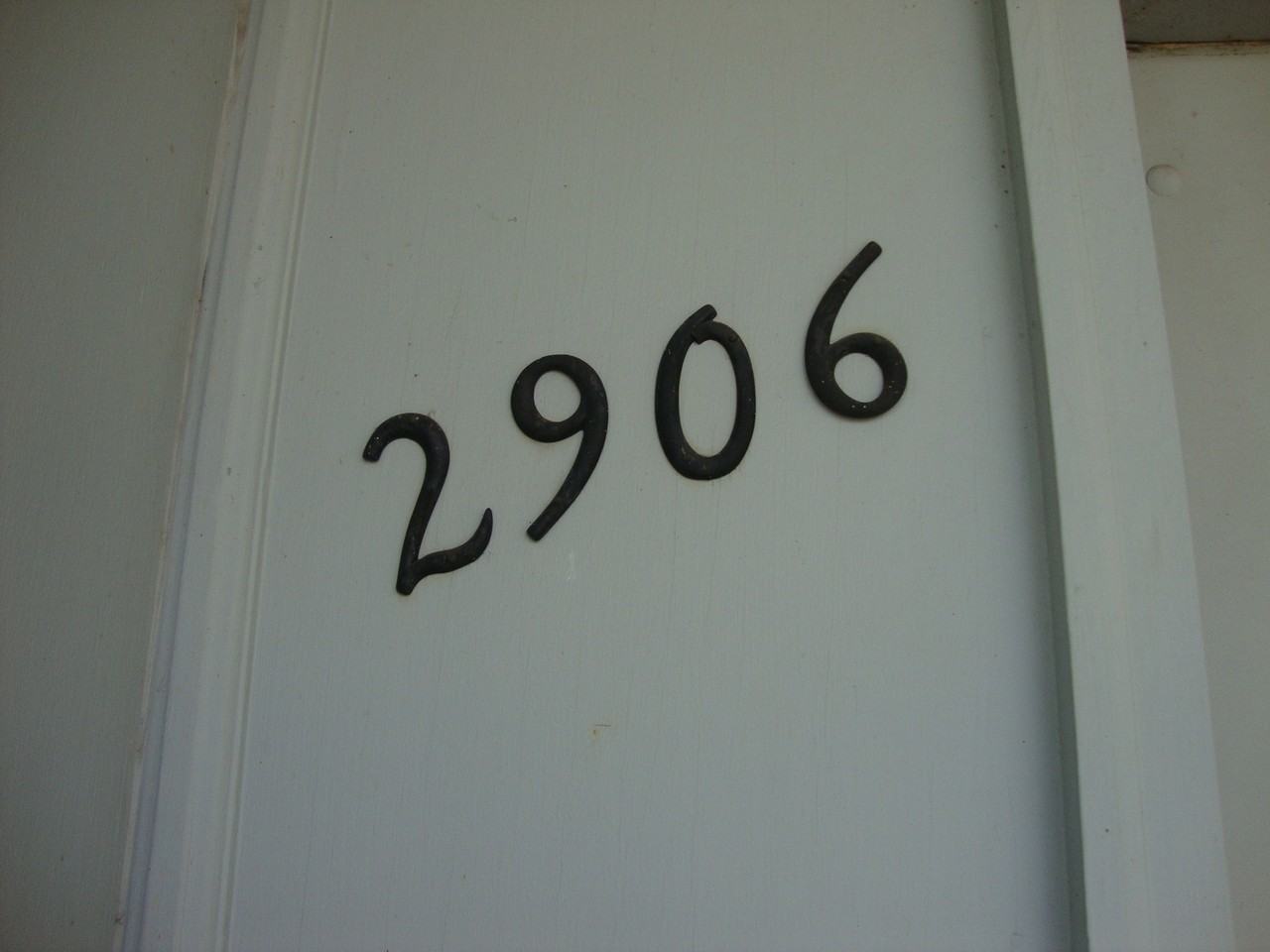 2906 Hyacinth Ave - Photo 3 of 16