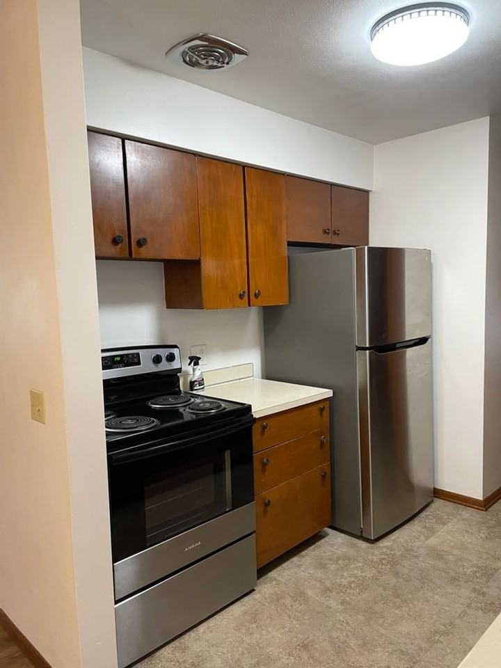 2906 Hyacinth Ave - Photo 2 of 16