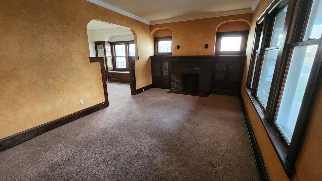 4932 E 84th St, Garfield Heights, OH 44125 - Photo 2 of 18