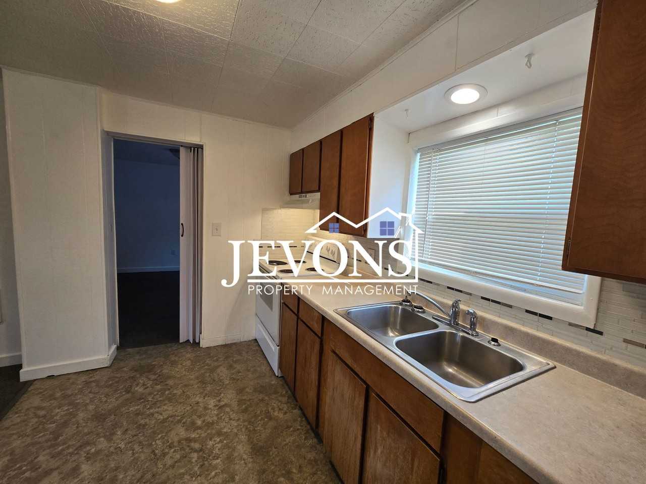 10683 Us Highway 12 - Photo 2 of 28