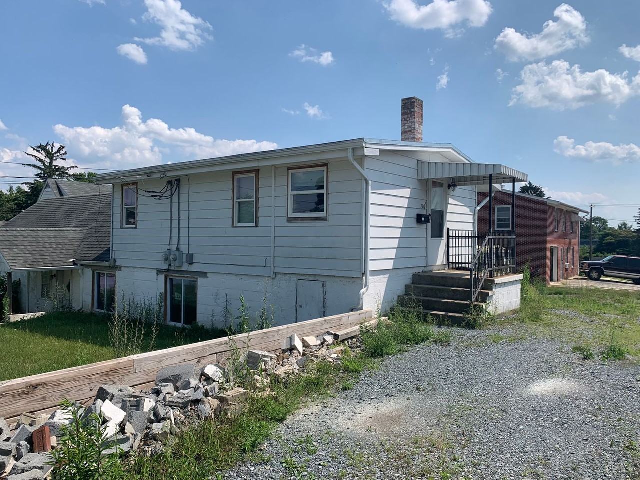 302B Fairmount Ave - Photo 2 of 15