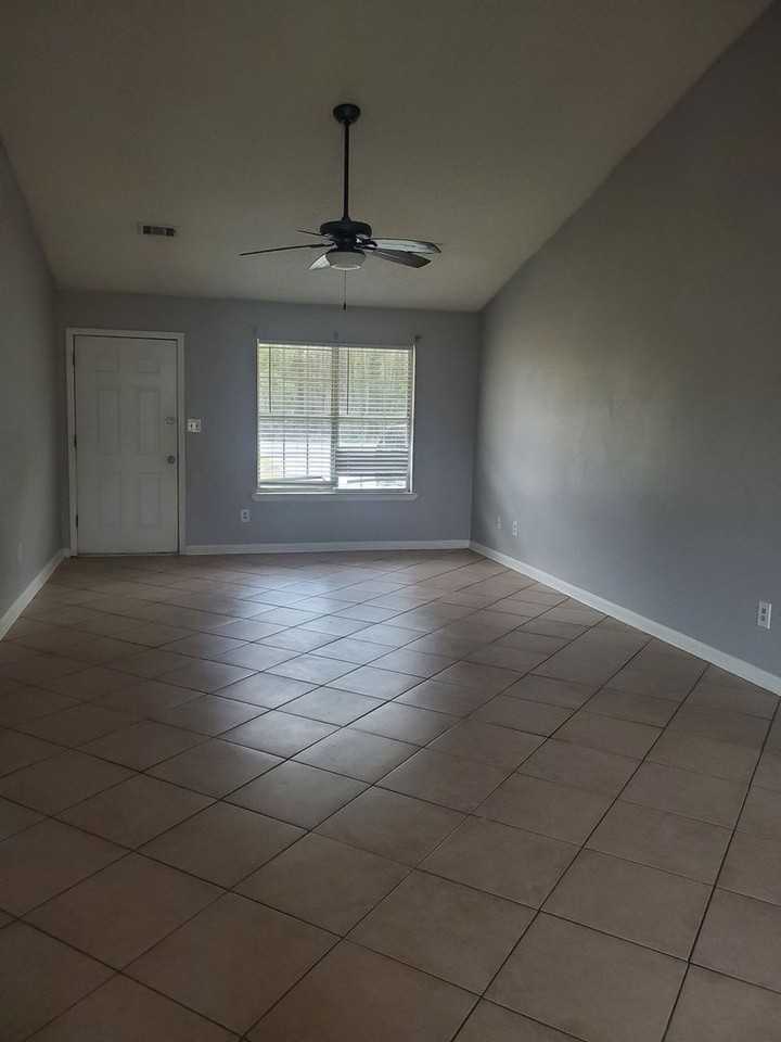 631 Ed Beckham Rd - Photo 3 of 8