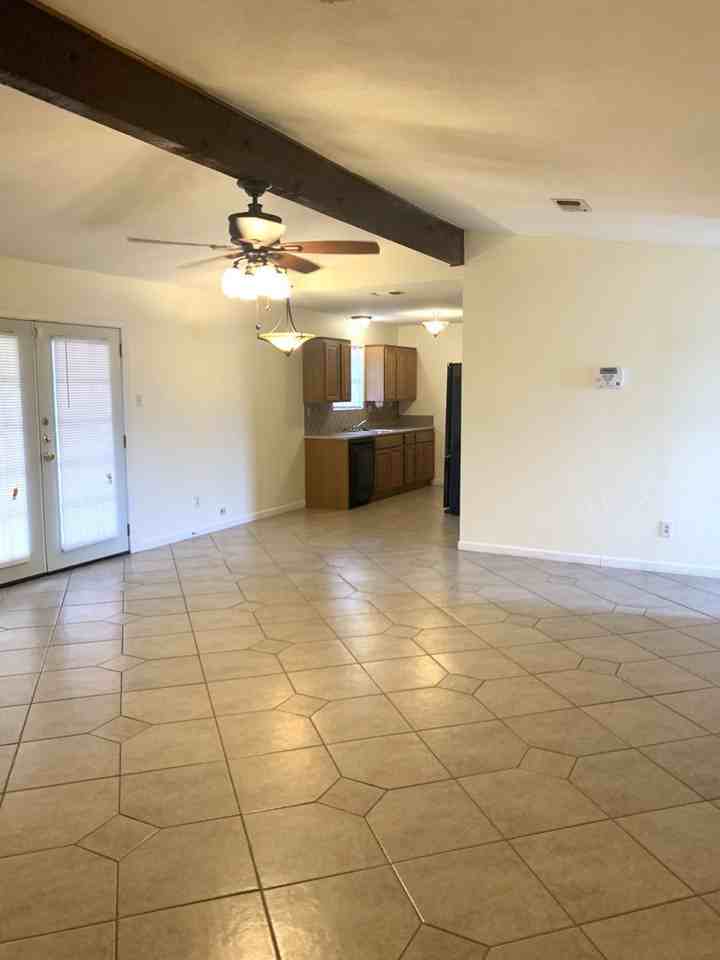 2808 Persimmon Dr - Photo 3 of 27