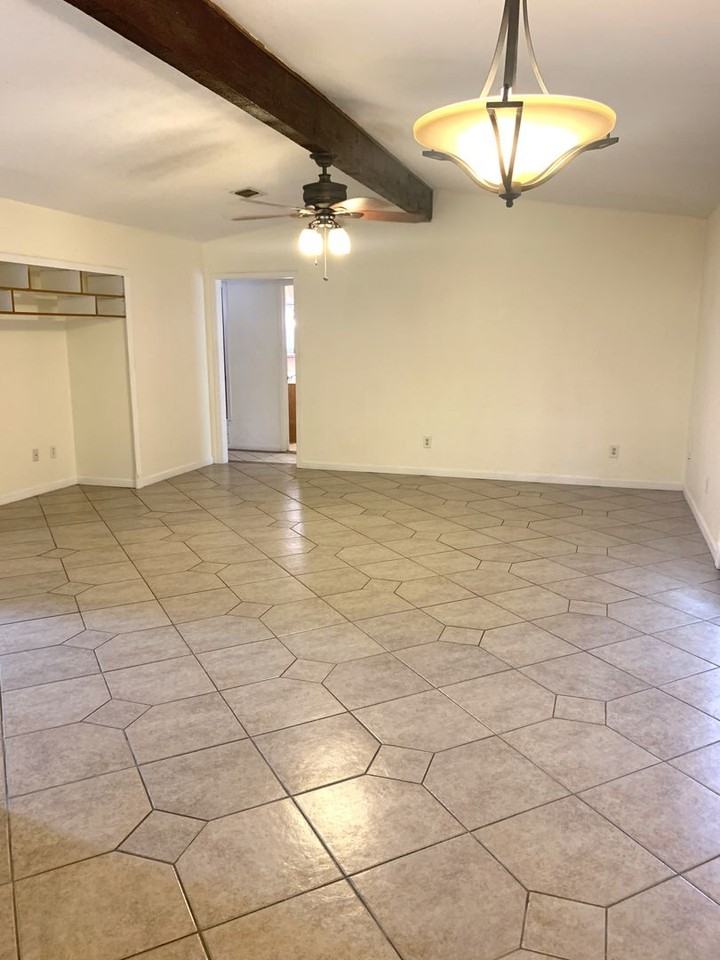2808 Persimmon Dr - Photo 5 of 27