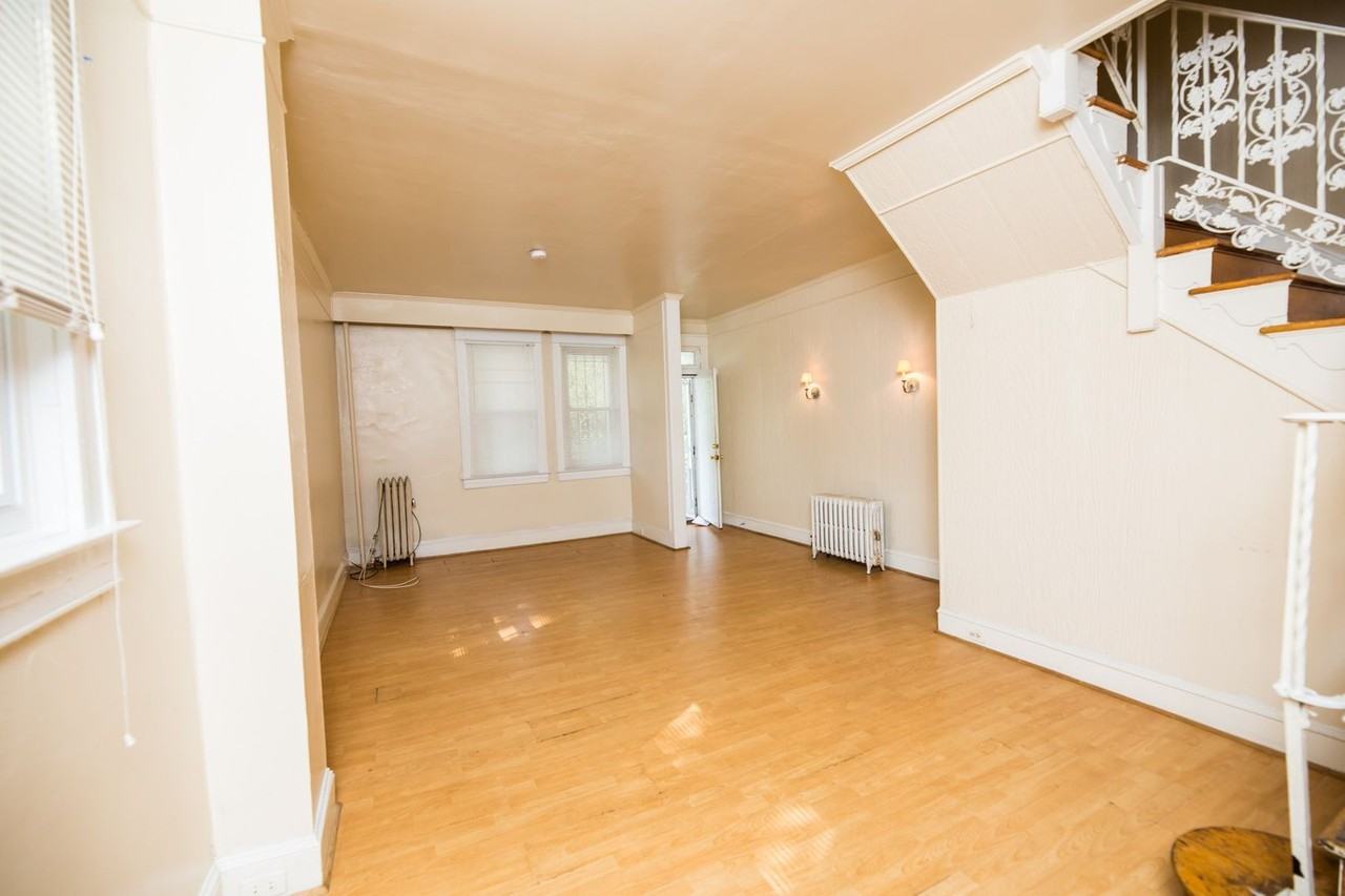 310 East University Parkway - Photo 5 of 46