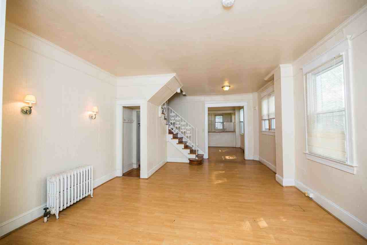 310 East University Parkway - Photo 6 of 46