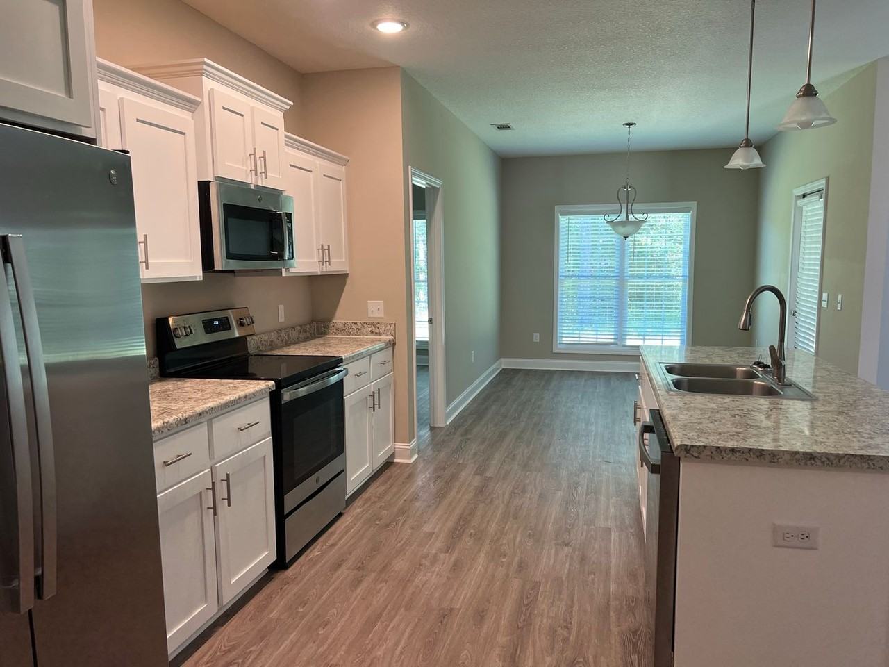 409 Quarter Hole Ct - Photo 2 of 18