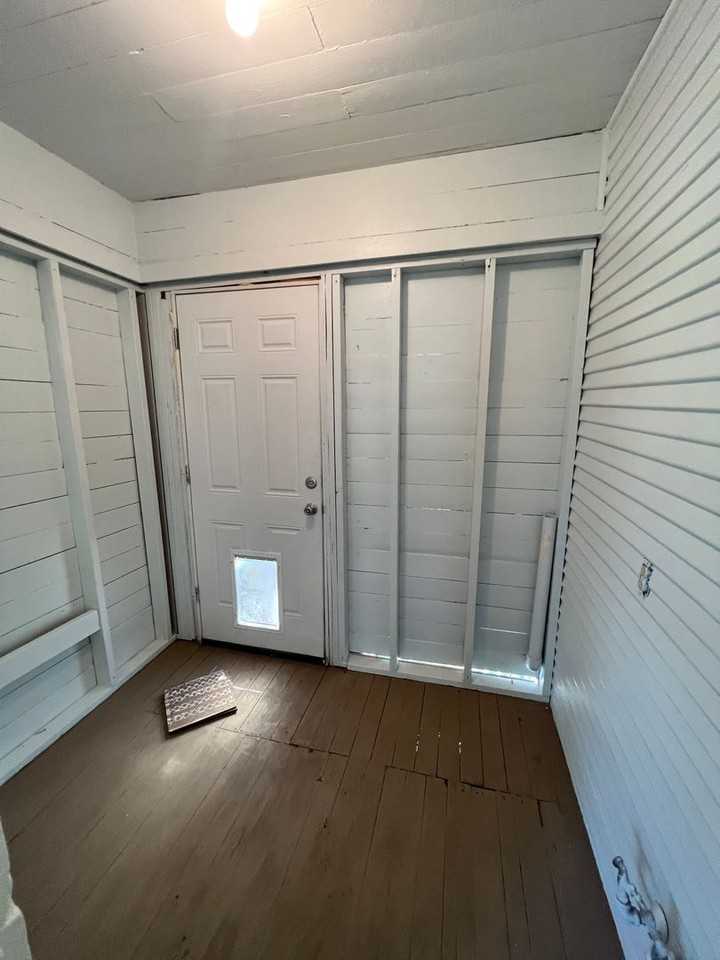 306 N Main St - Photo 6 of 8