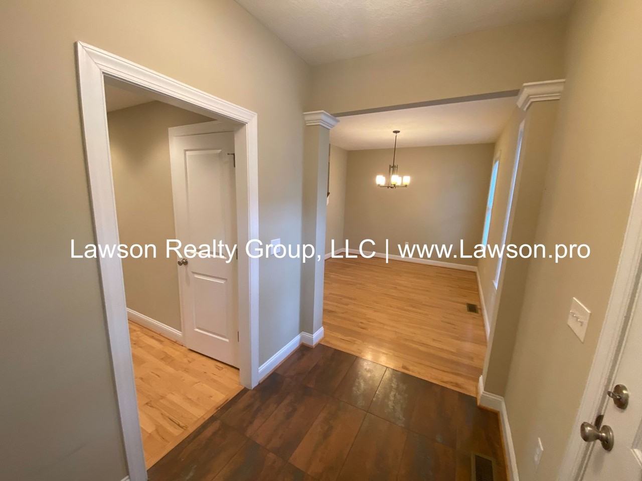 3806 Greenway Dr - Photo 3 of 40