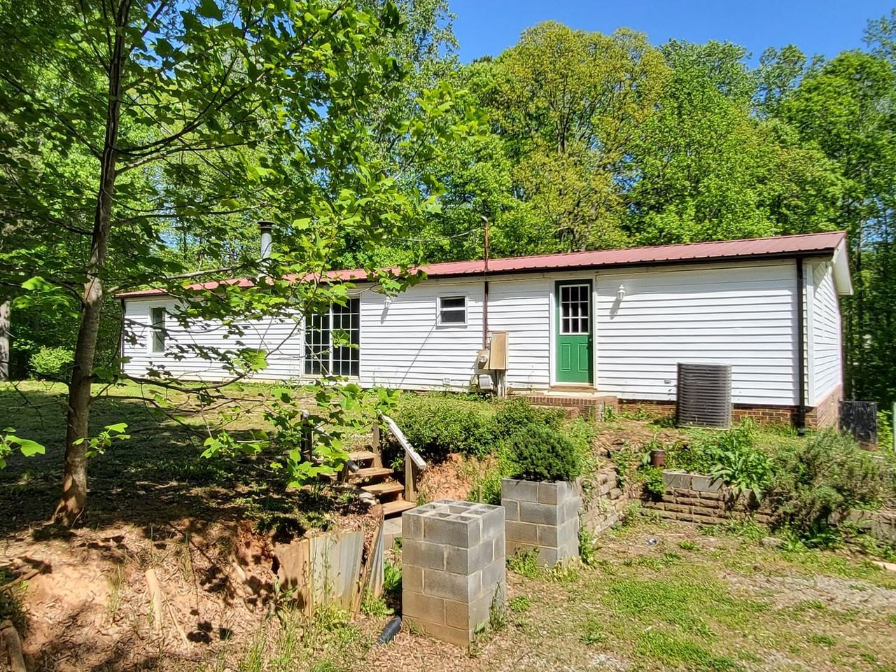 243 Chase Dr - Photo 3 of 13