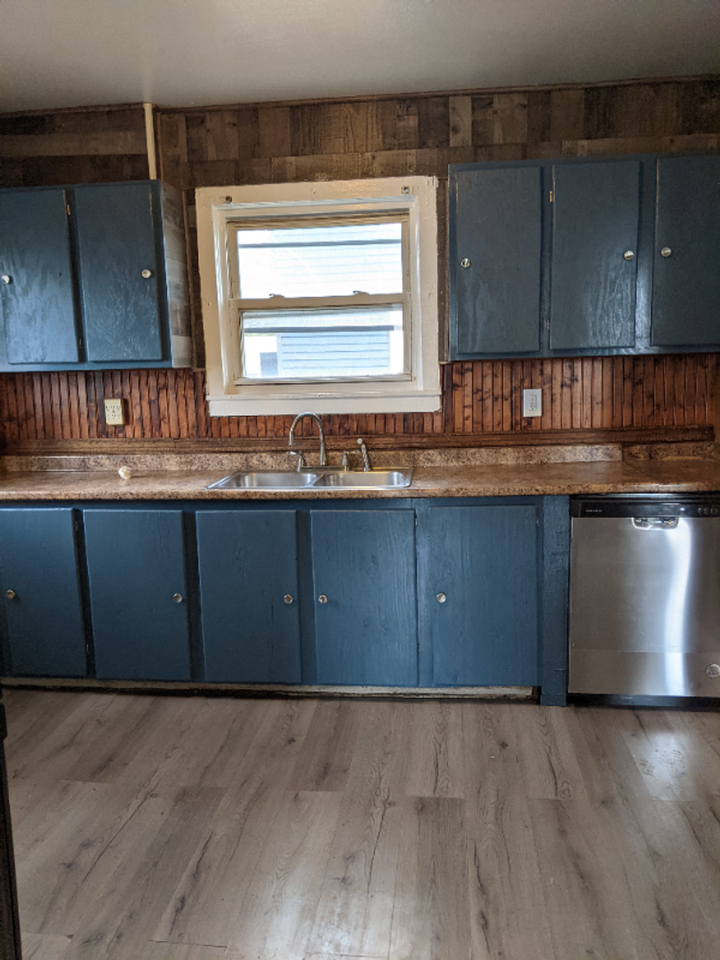 201 Galster Ave - Photo 3 of 7
