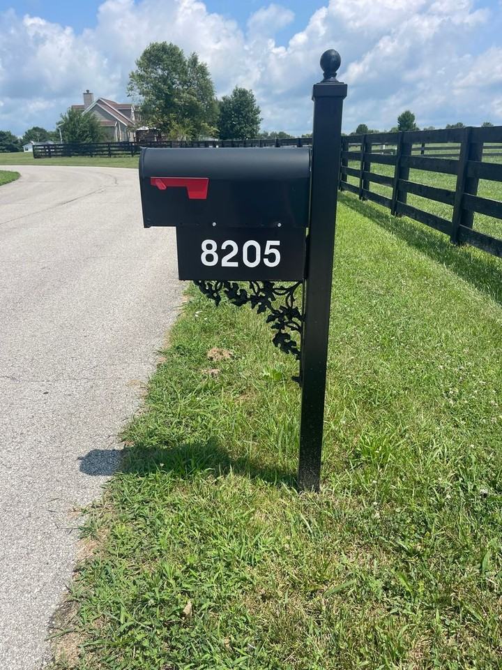 8205 Amelia Ct - Photo 2 of 30