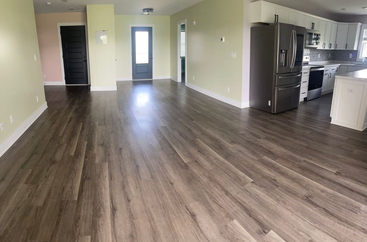 8205 Amelia Ct - Photo 4 of 30