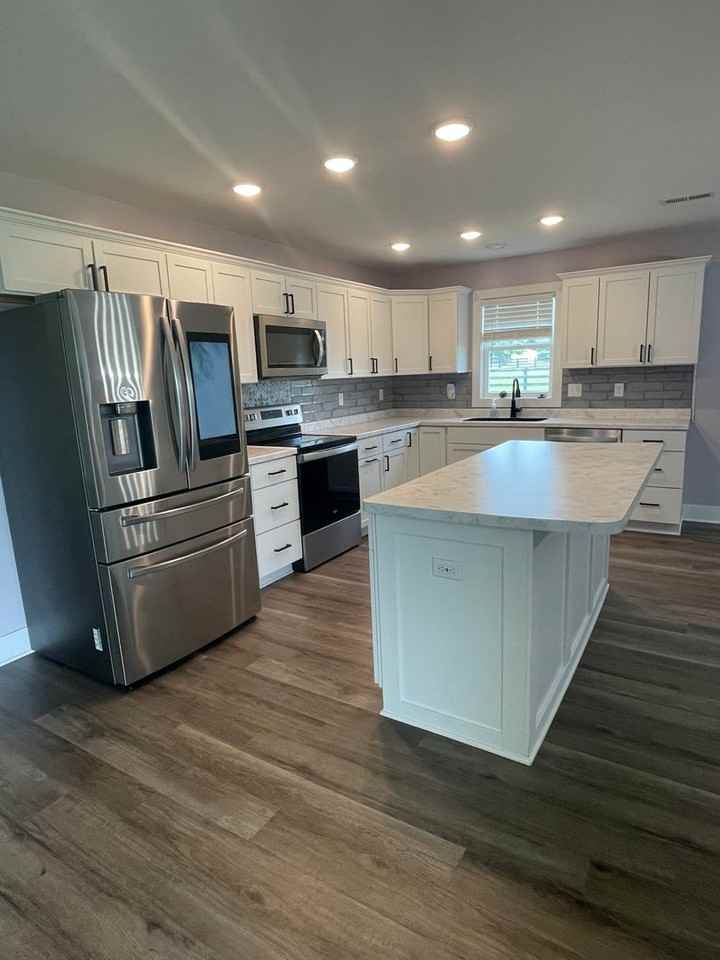 8205 Amelia Ct - Photo 6 of 30