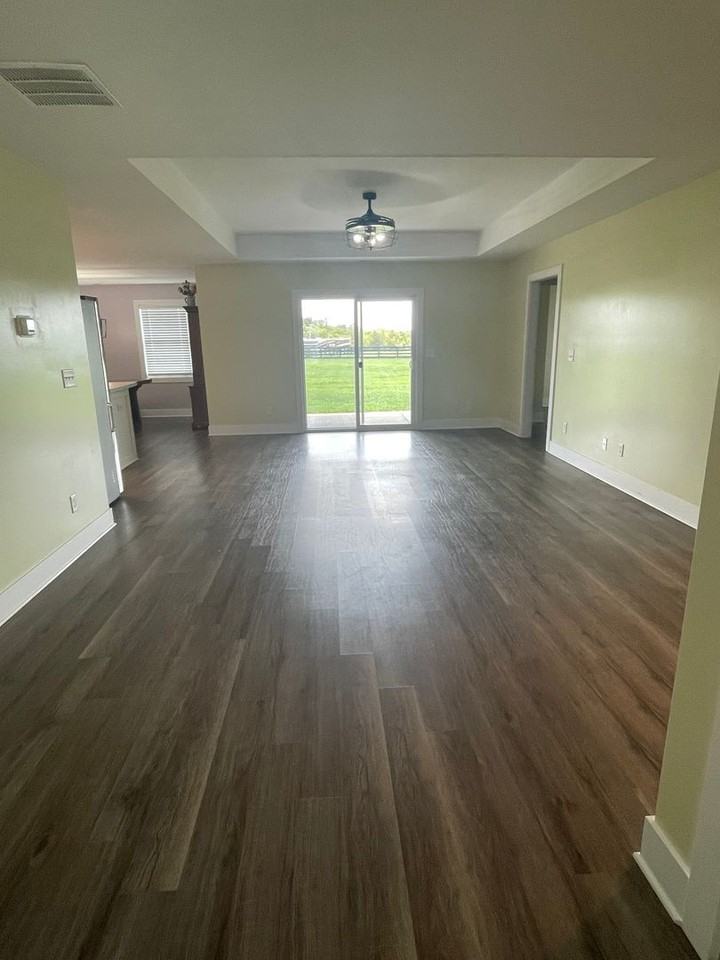 8205 Amelia Ct - Photo 7 of 30