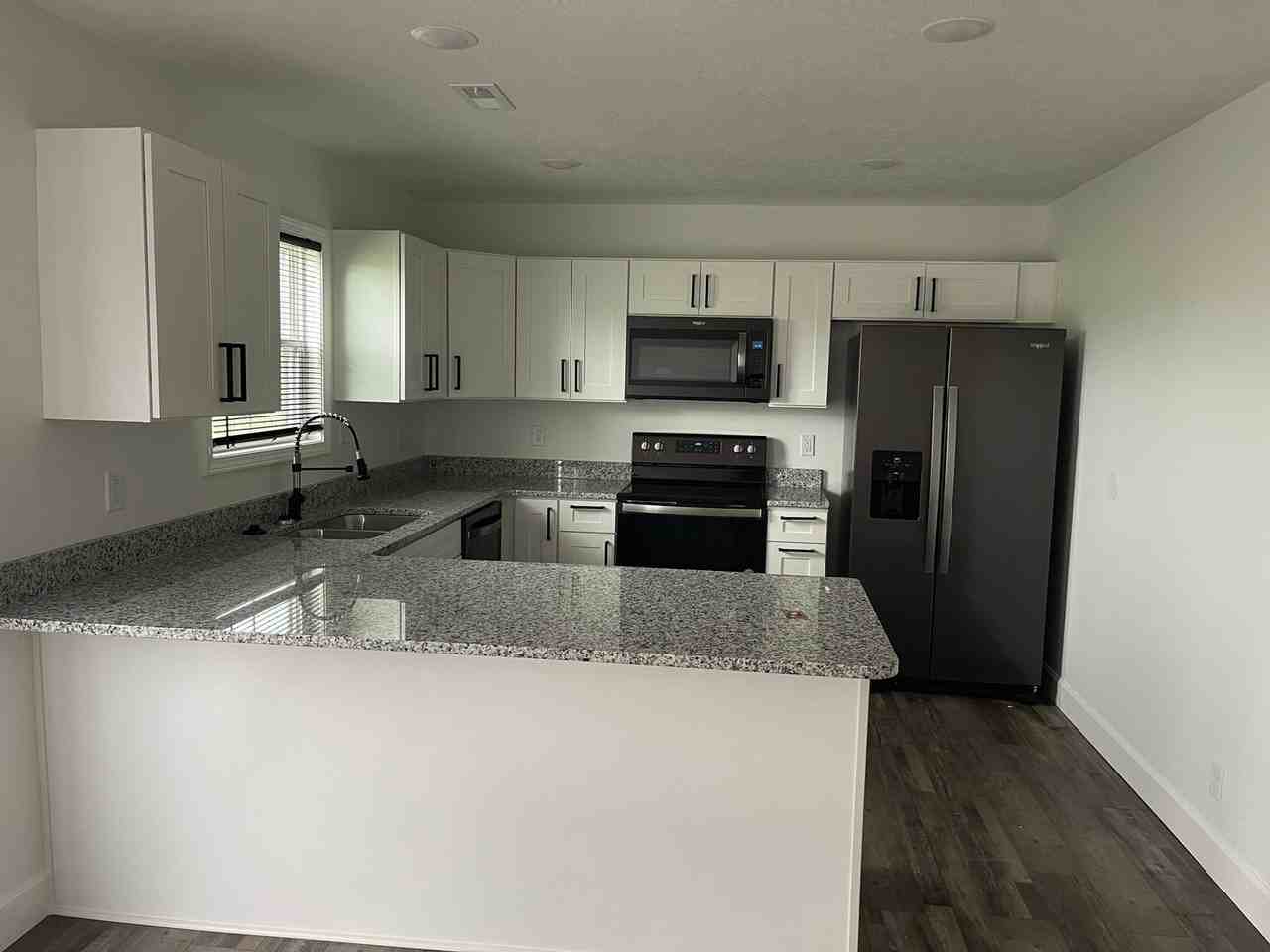 749 Howard Dr - Photo 4 of 11