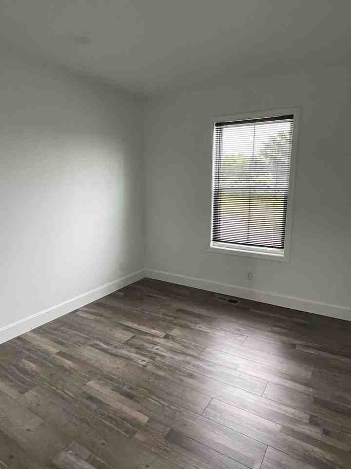 749 Howard Dr - Photo 6 of 11