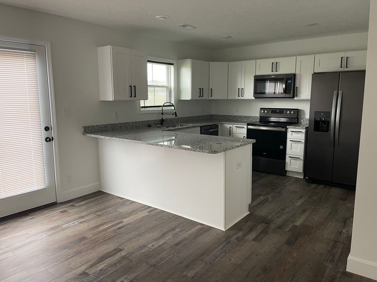 813 Howard Dr - Photo 5 of 12