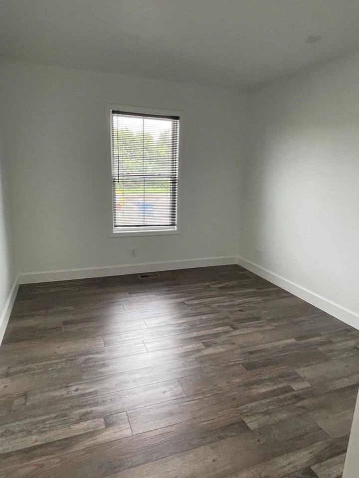 813 Howard Dr - Photo 7 of 12