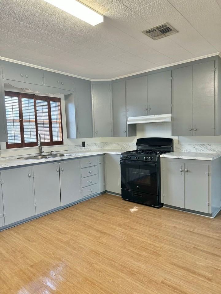 123 4th St - Photo 3 of 13