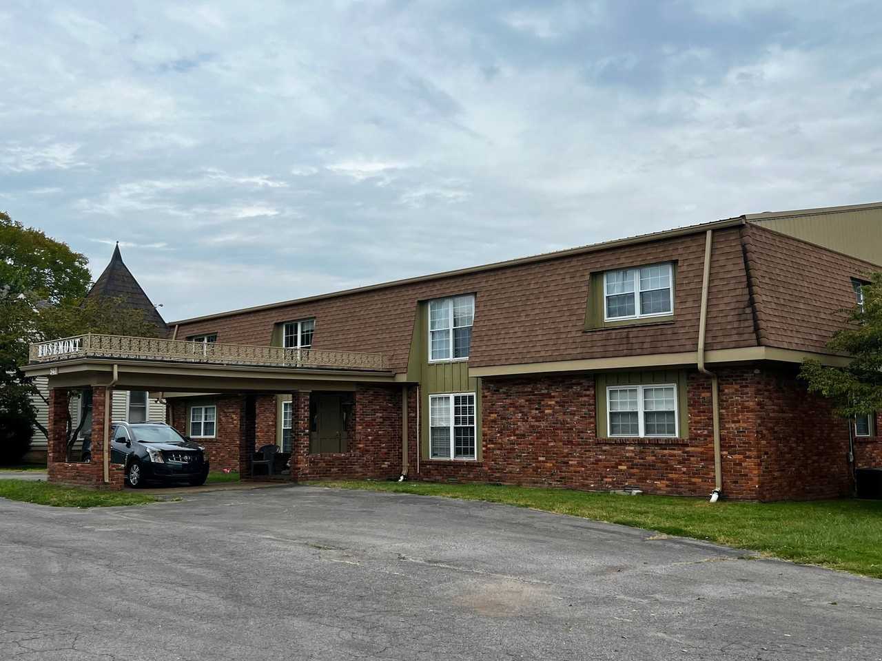 Apartments 1-2 bedrooms - Photo 2 of 11