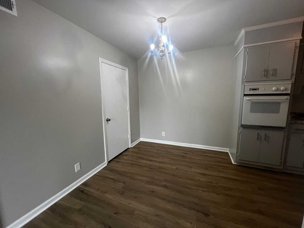 Apartments 1-2 bedrooms - Photo 4 of 11