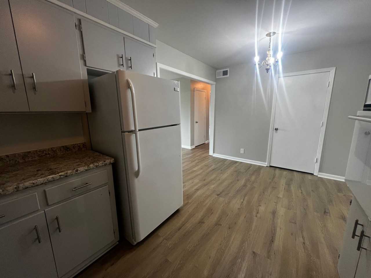 Apartments 1-2 bedrooms - Photo 7 of 11