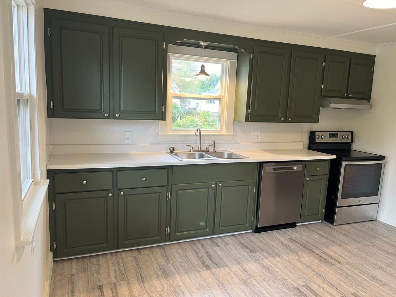 33 Violette Ave - Photo 2 of 25